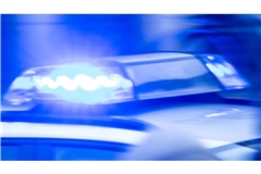 Ein 86 Jahre alter Mann ist mit seinem Wagen als Falschfahrer auf der Bundesstraße 33 im Landkreis Konstanz unterwegs gewesen (Symbolfoto).