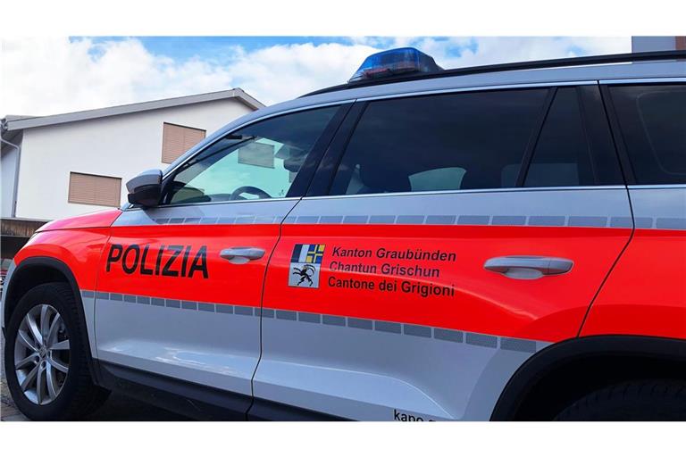 Ein 87-Jähriger ist in der Schweiz mit seinem Auto in eine Ausflugsgruppe gefahren.