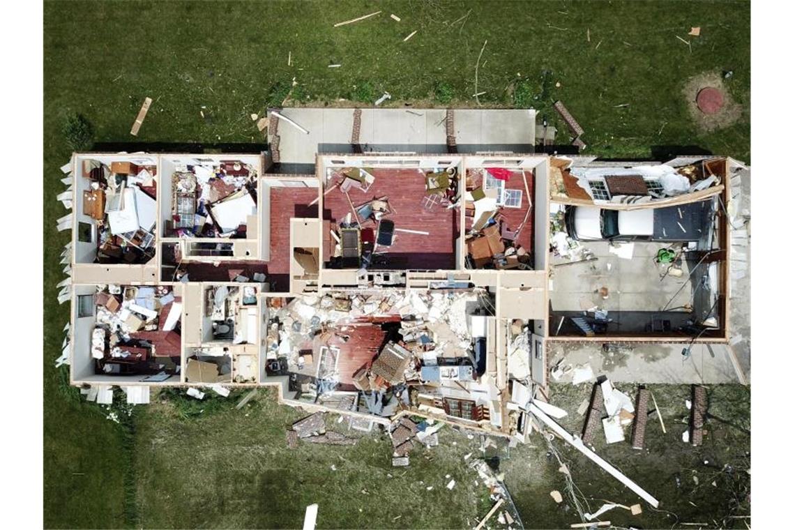 Ein abgedecktes Haus nach einem Tornado westlich von Celina. Im US-Bundesstaat Ohio haben Tornados große Schäden angerichtet. Foto: Ryan Snyder/Daily Standard/AP