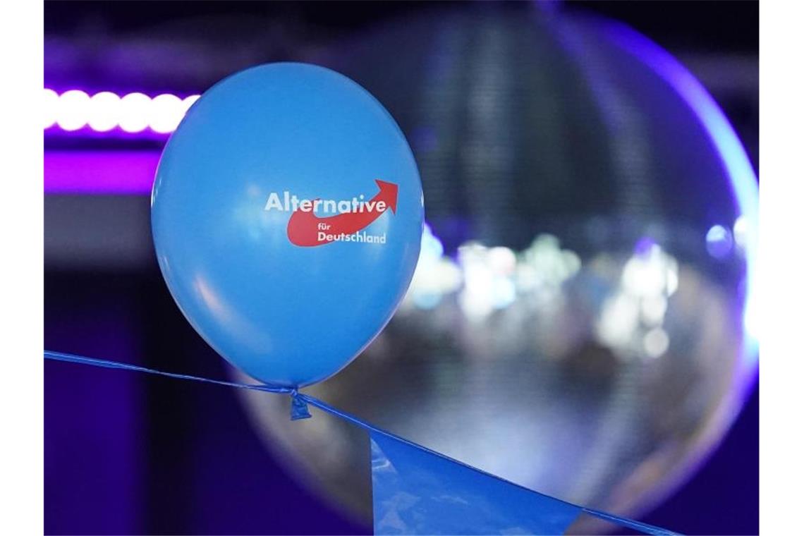 Angriff auf AfD: Nein zu Kandidaten für Landeszentrale Ein AfD-Luftballon hängt an einem Band. Foto: Marcus Brandt/dpa/Symbolbild