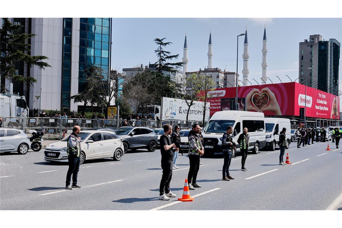 Schüsse vor Israels Konsulat in Istanbul - Ein Angreifer tot