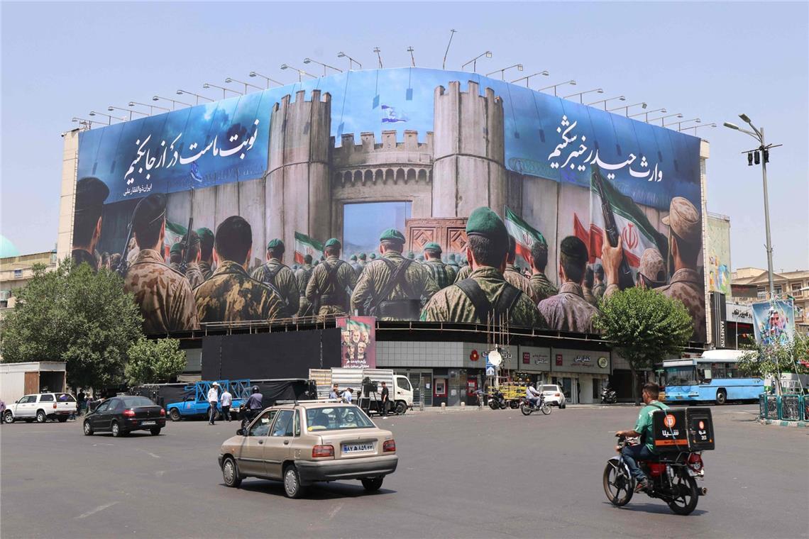 Netanjahu warnt Einwohner der Stadt Gaza: „verschwinden Sie" Ein anti-israelisches Poster in Teheran.