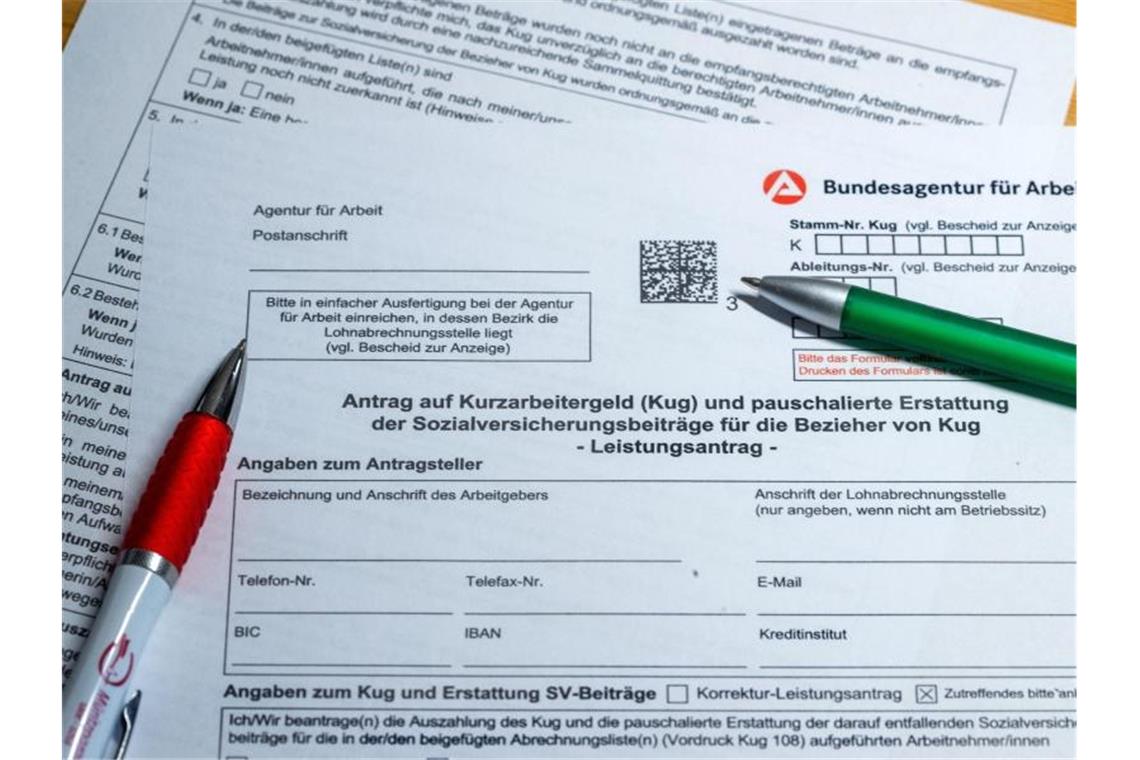 Ein Antragsformular für das Kurzarbeitergeld. Foto: Jens Büttner/dpa-Zentralbild/dpa