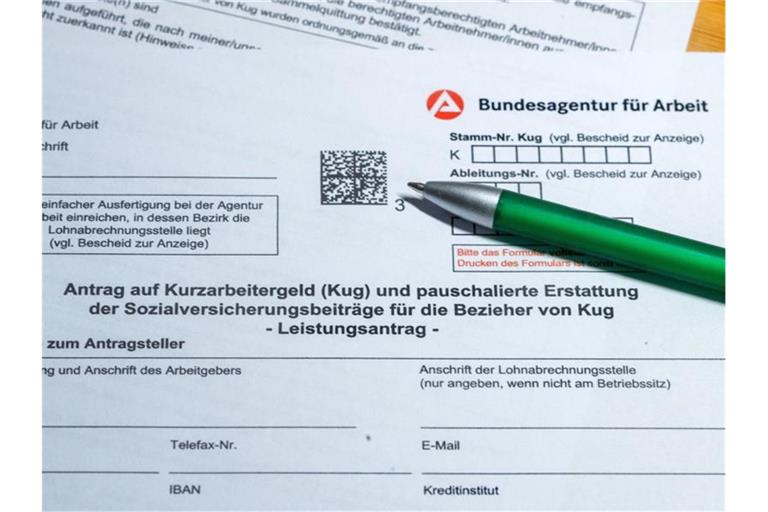 Ein Antragsformular für Kurzarbeitergeld. Foto: Jens Büttner/dpa-Zentralbild/dpa