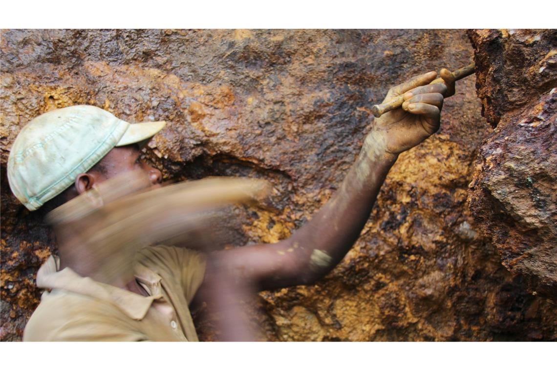 Bis zu 500 Bergleute im Kongo nach Erdrutsch verschüttet Ein Arbeiter in einer Mine im Ostkongo. (Archivbild)