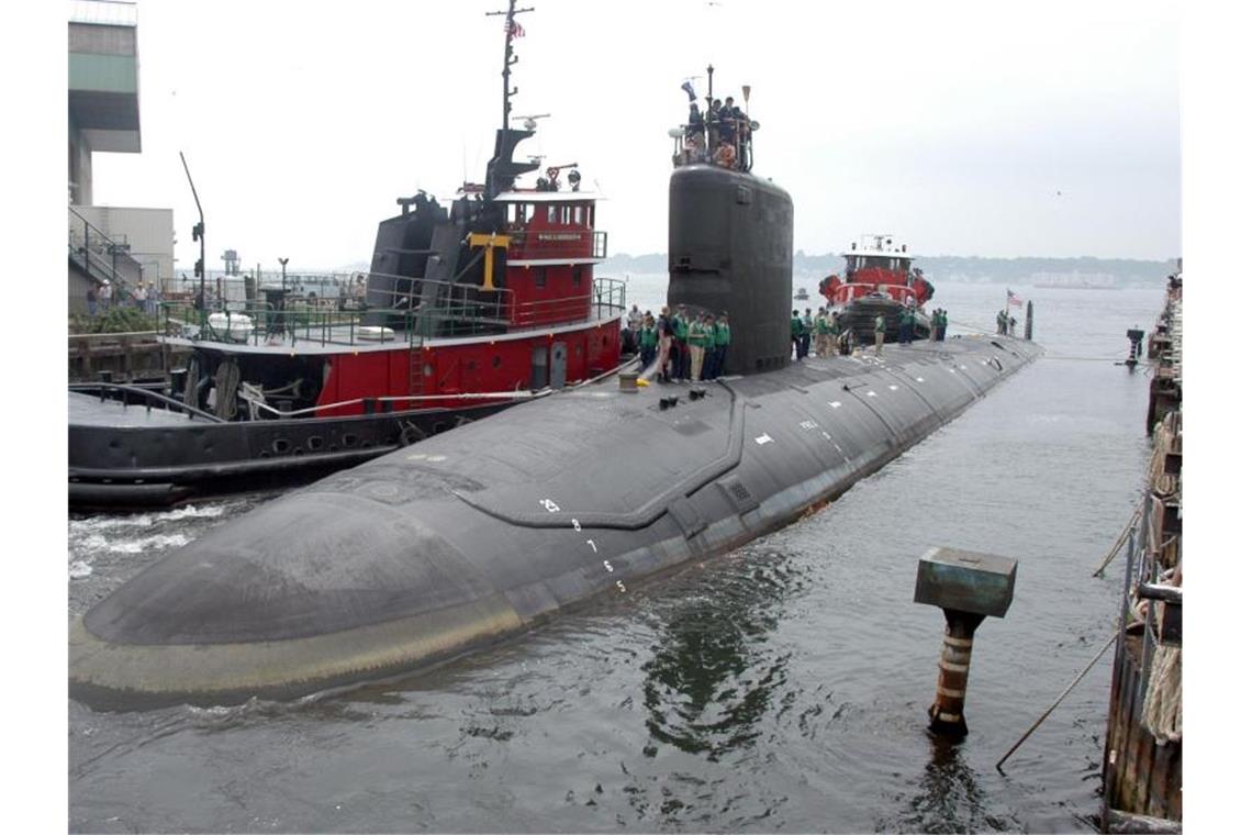 Ein Archivfoto zeigt das amerikanische Atom-U-Boot USS Virginia. Foto: Jack Sauer/AP/dpa