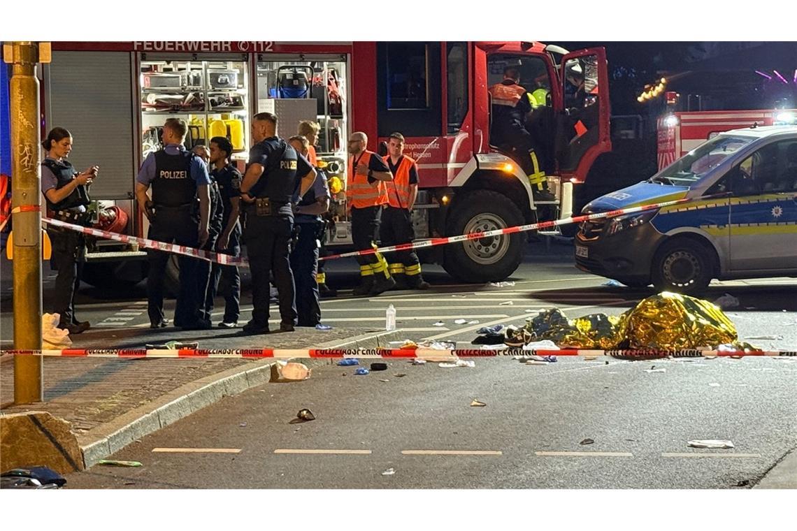 Auto fährt E-Scooter in Frankfurt an: Zwillinge sterben Ein Auto hat nachts in Frankfurt zwei E-Scooter erfasst. Es gibt zwei Todesopfer.