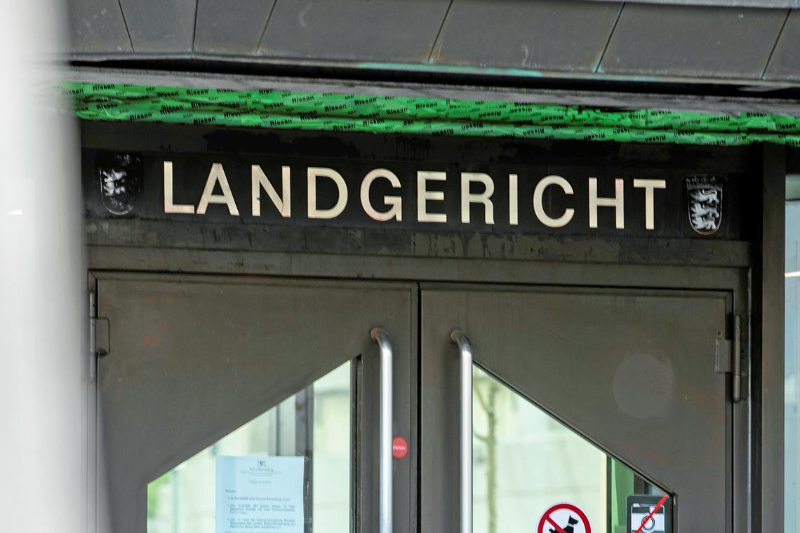 Backnanger greift Mutter an: Vor Messerangriff hört er Gottesbefehl Ein Backnanger muss sich vor dem Landgericht verantworten. Er hatte seine Mutter mit einem Messer angegriffen. Symbolfoto: Alexander Becher