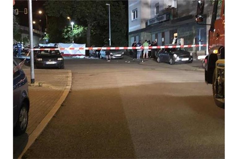 Ein Betrunkener ist in Pirmasens in eine Menschengruppe gefahren. Foto: Polizei Pirmasens/dpa