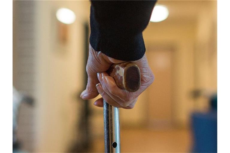 Ein Bewohner einer Wohngemeinschaft für Demenz-Kranke. Foto: Jens Büttner/dpa-Zentralbild/dpa