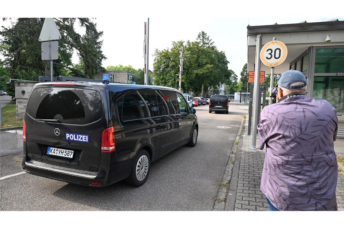 Ein BGH-Ermittlungsrichter setzte Haftbefehl in Vollzug.