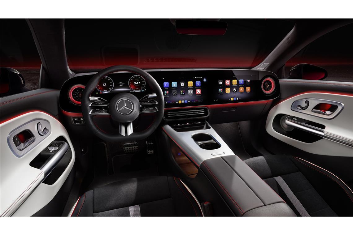Mercedes CLA im Test: Zwischen Fahrfreude und Touchscreen-Frust Ein Bildschirm fast so breit wie das Auto. Im Zusatzpaket kann der Beifahrer sein eigenes Display bedienen.