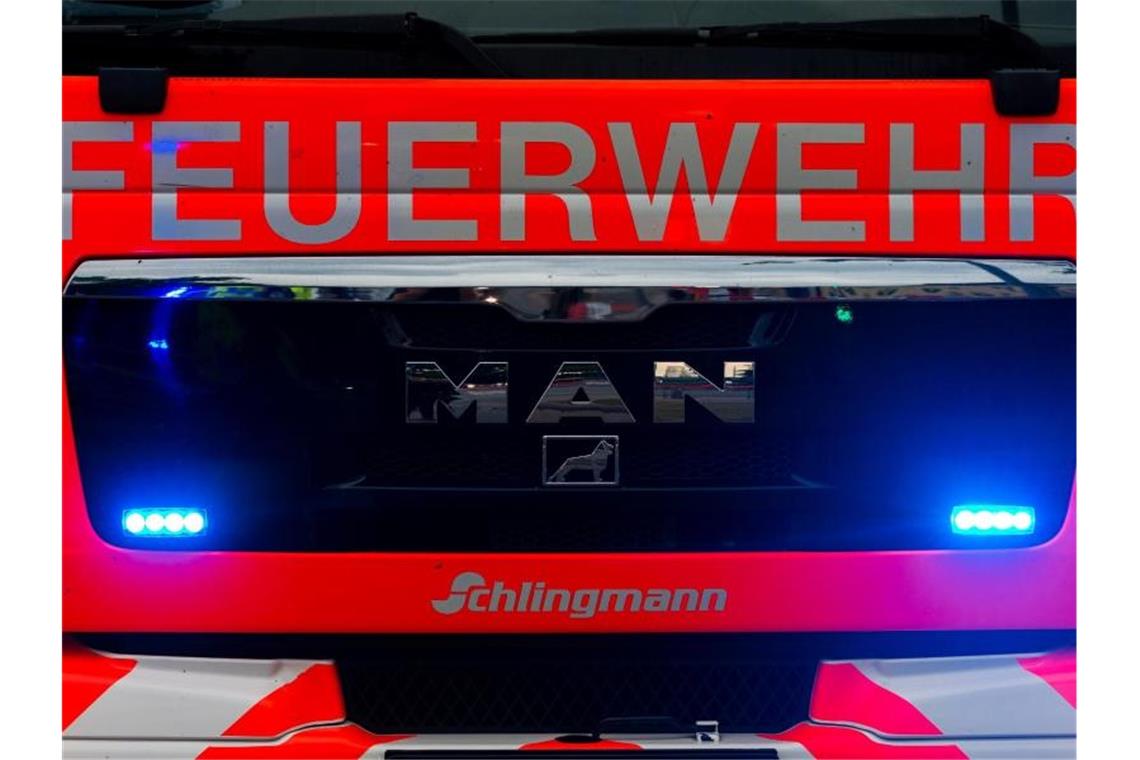 Mann stirbt bei Brand in Heidelberg Ein Blick auf einen Einsatzwagen der Feuerwehr. Foto: Mohssen Assanimoghaddam/dpa/Symbolbild