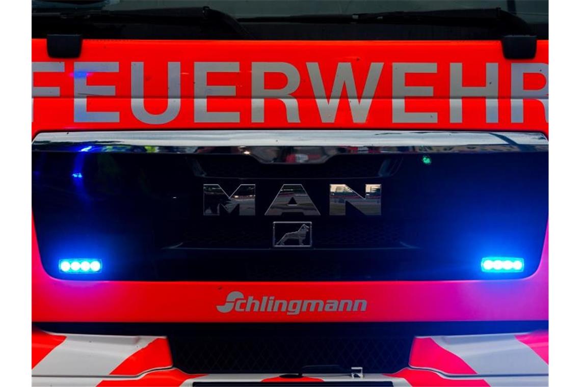 Vorsicht beim Grillen: Hohe Waldbrandgefahr im Südwesten Ein Blick auf einen Einsatzwagen der Feuerwehr. Foto: Mohssen Assanimoghaddam/dpa/Symbolbild