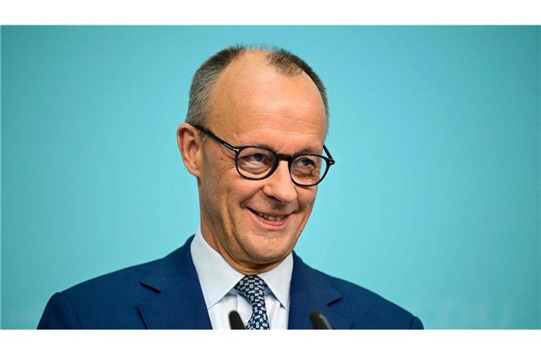 Ein breites Lächeln: Friedrich Merz stellt sich nach CDU-internen Beratungen der Öffentlichkeit.