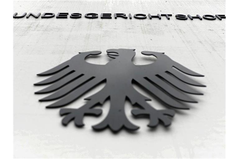 Ein Bundesadler mit dem Schriftzug Bundesgerichtshof. Foto: Uli Deck/dpa