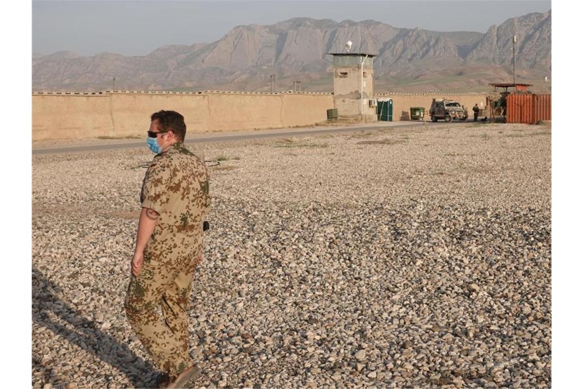 Bundeswehr-Auftrag in Afghanistan „ist beendet“ Ein Bundeswehrsoldat im nordafghanischen Masar-i-Scharif im Camp Marmal. Foto: Michael Fischer/dpa