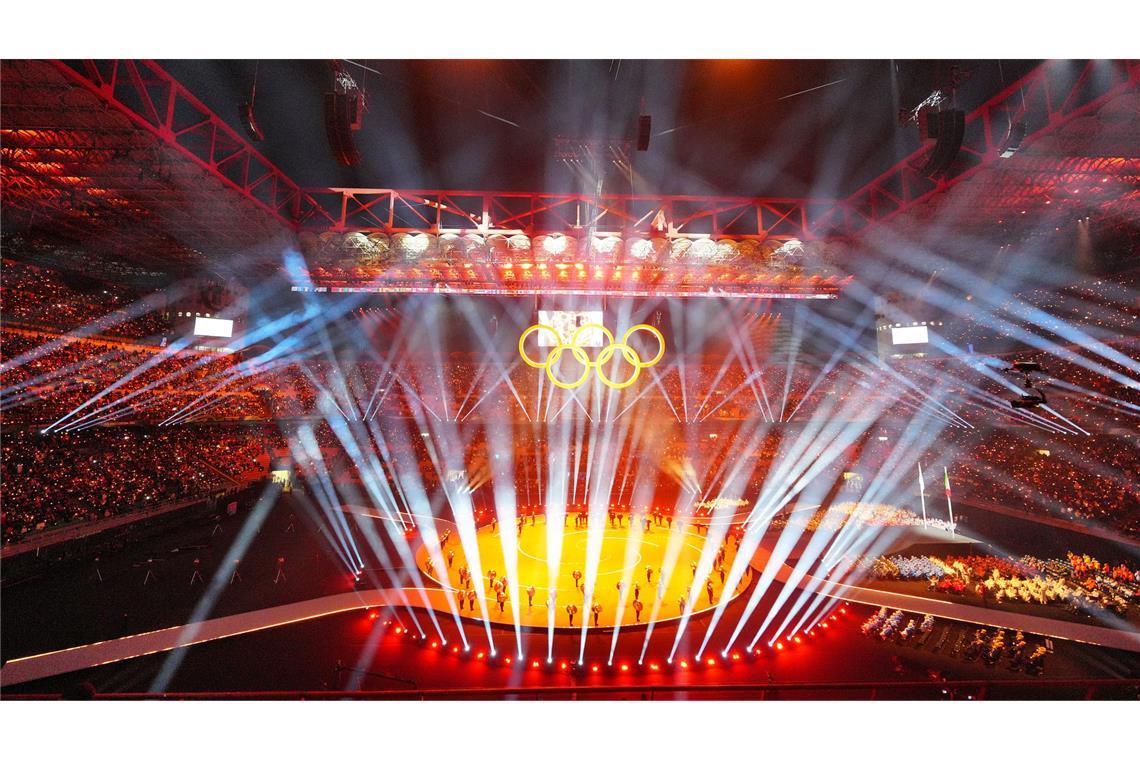 Ein buntes Spektakel eröffnete die Winterspiele in Norditalien.