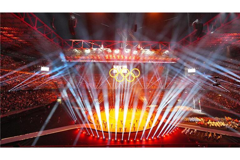 Ein buntes Spektakel eröffnete die Winterspiele in Norditalien.