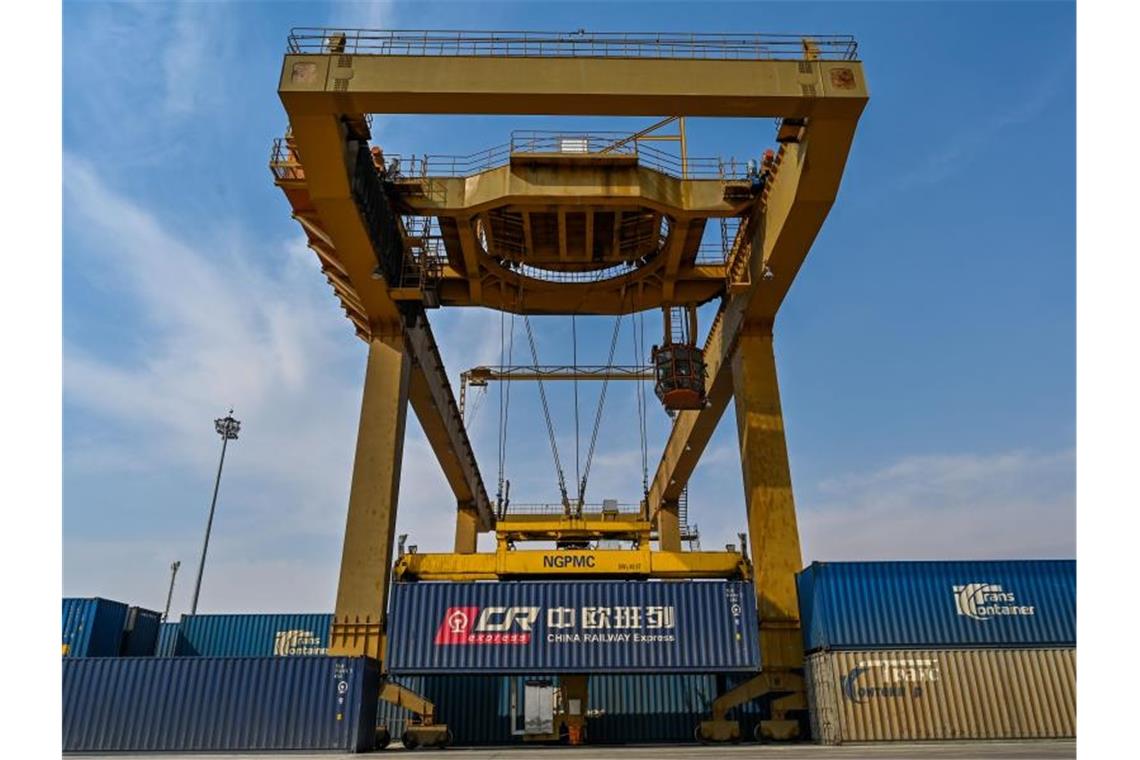 Ein Containerbahnhof in Nordchina. Foto: Yu Jia/XinHua/dpa