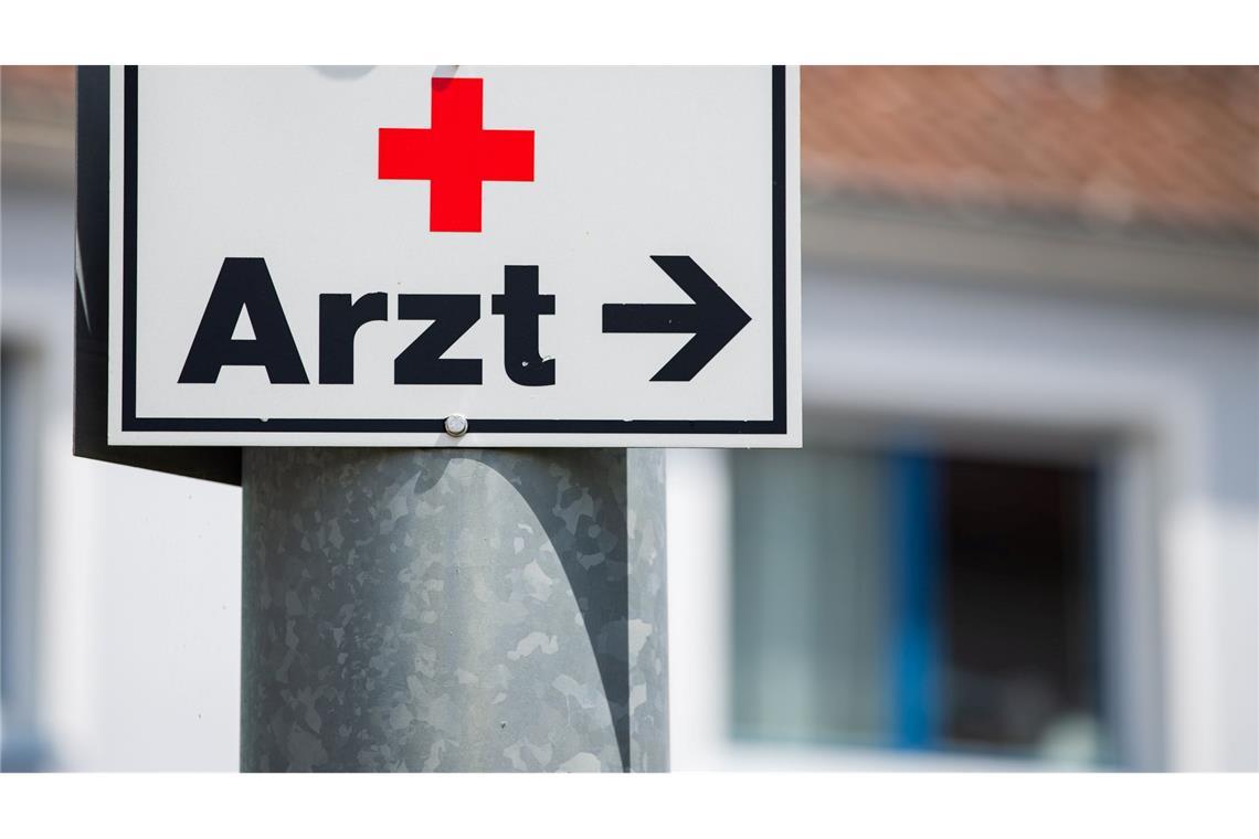 Ein Drittel der Mediziner ist über 55 Jahre alt, ihre Stellen werden bald frei. (Symbolbild)
