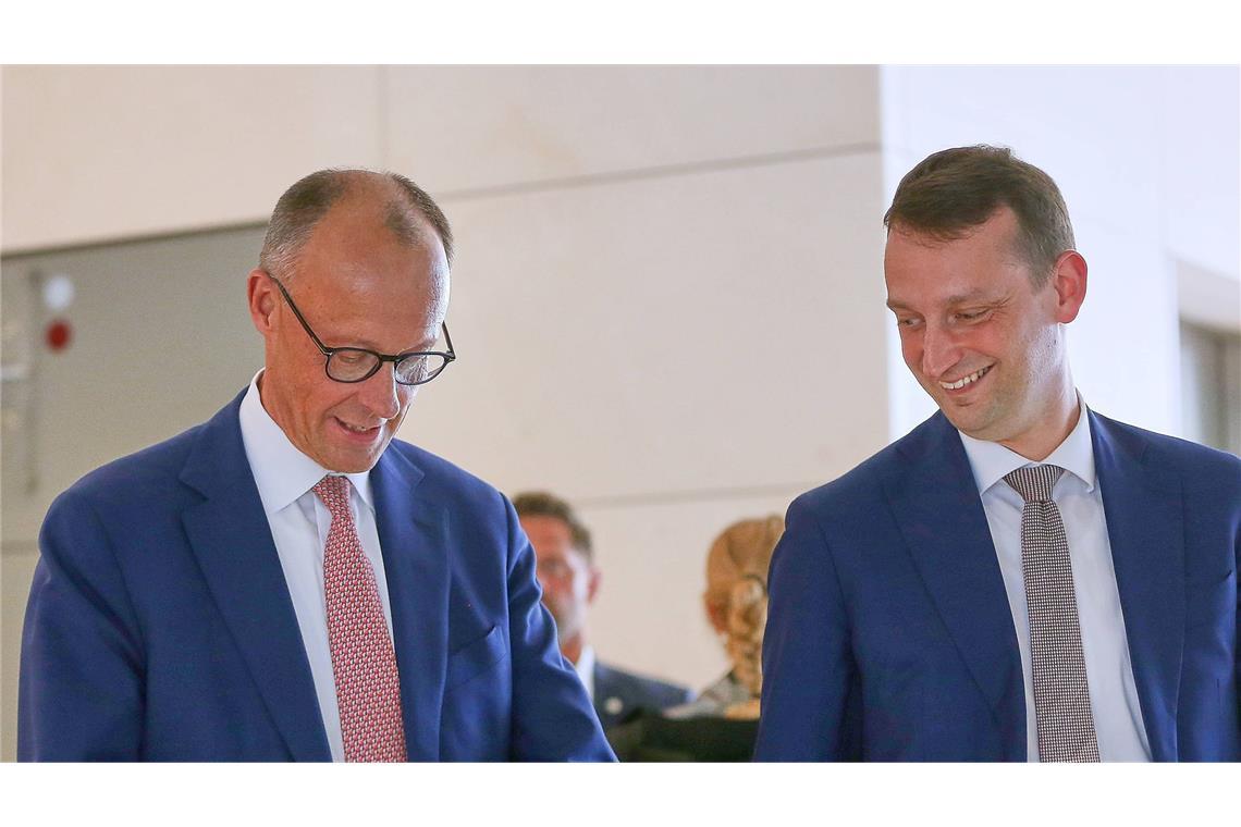 Ein Duo aus der Vergangenheit: Friedrich Merz (li.) und sein bisheriger Büroleiter Jacob Schrot.