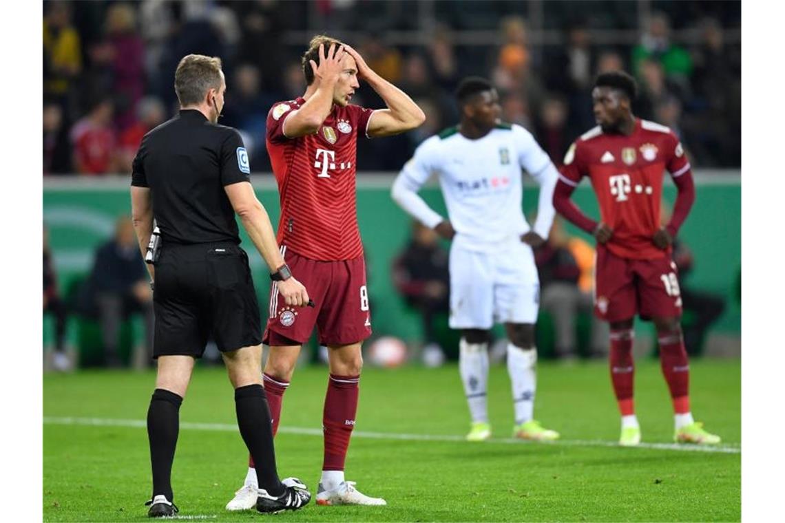 Ein Einsatz von Bayerns Leon Goretzka (2.v.l.) gegen Union Berlin ist noch ungewiss. Foto: Marius Becker/dpa