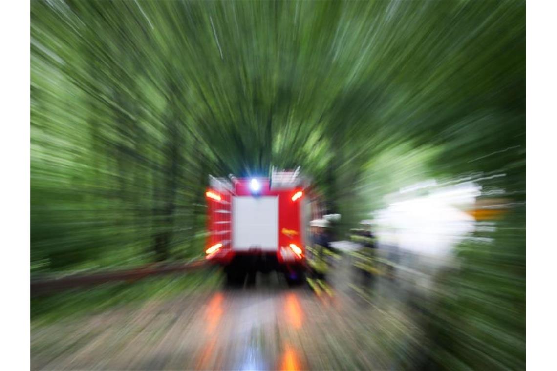 Hoher Schaden bei Dachstuhlbrand in Ladenburg Ein Einsatzwagen der Feuerwehr. Foto: Friso Gentsch/dpa/Symbolbild