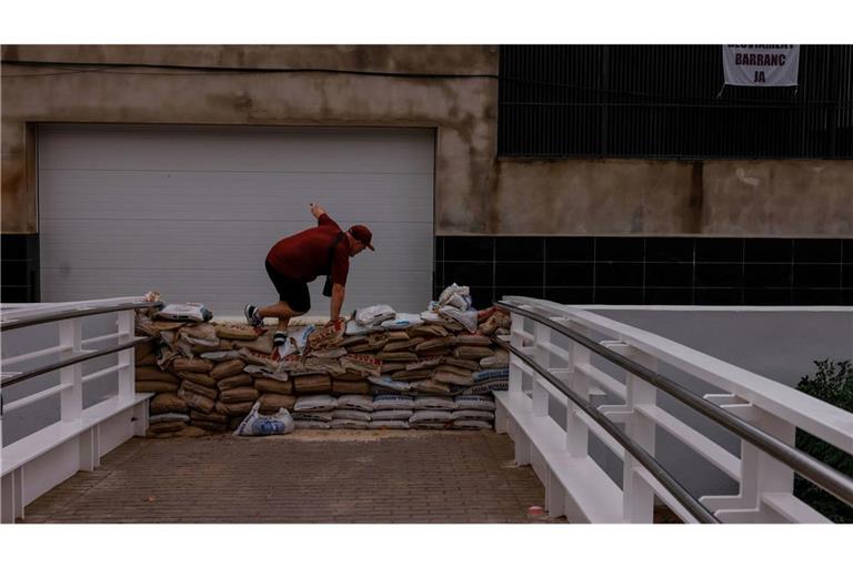 Ein Ex-Hurrikan zog über den Atlantik und setzte Teile Spaniens unter Wasser.