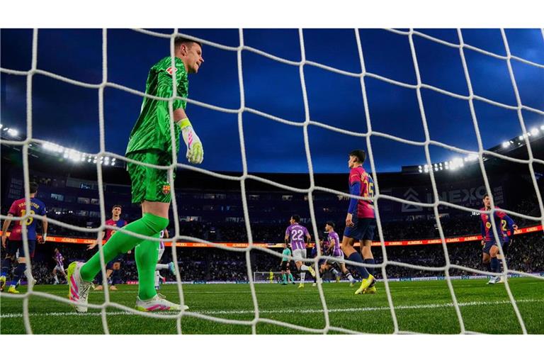 Ein Ex-Nationalspieler rät Torwart Marc-André ter Stegen zum Weggang aus Barcelona.