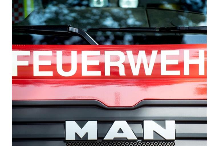 Ein Fahrzeug der Feuerwehr. Foto: Hauke-Christian Dittrich/dpa/Symbolbild