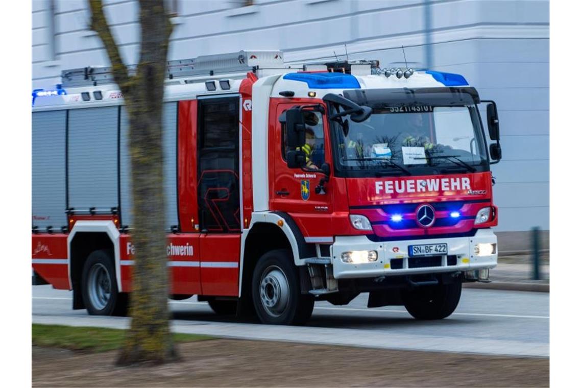 Rund eine Million Euro Sachschaden nach Hallenbrand in Ulm