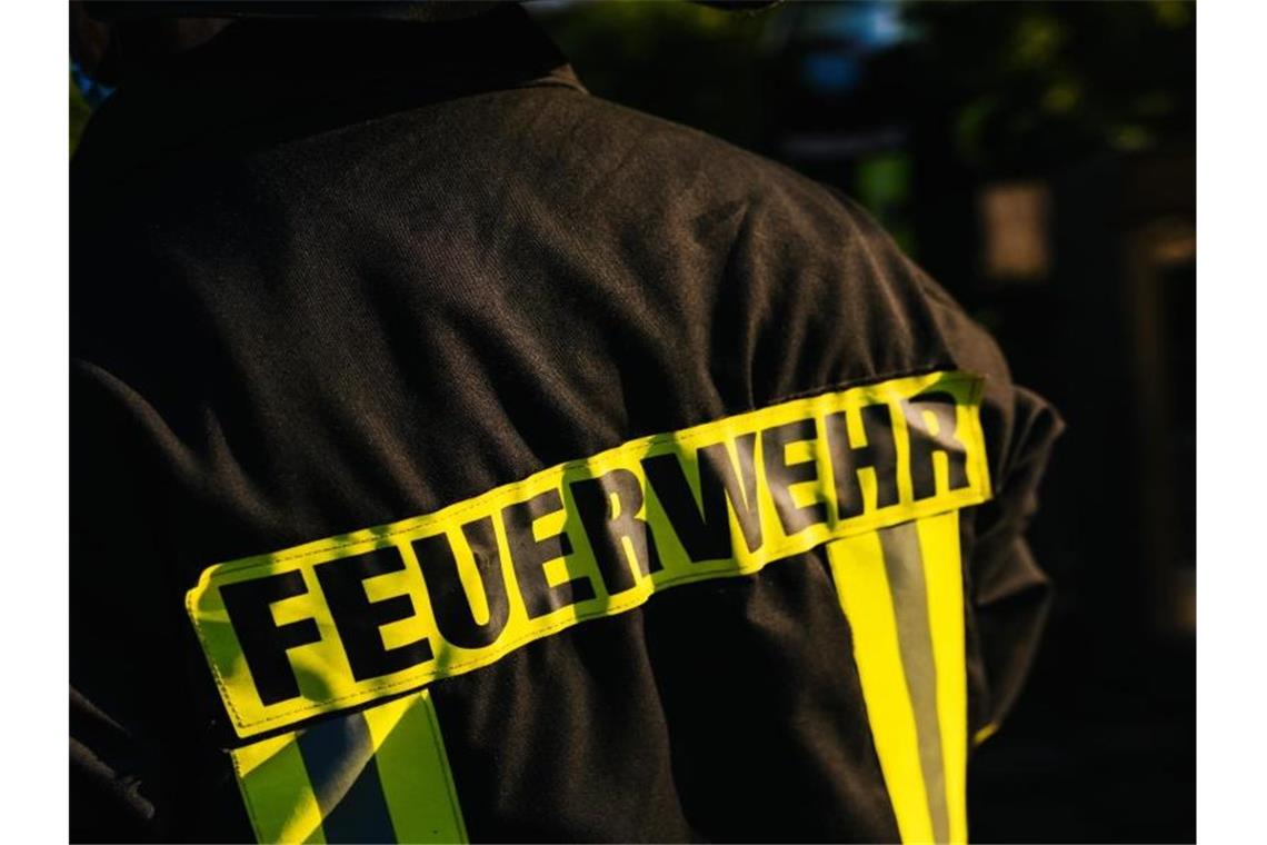 Brand in Bäckerei in Remshalden-Grunbach Ein Feuerwehrmann in Schutzkleidung. Foto: Philipp von Ditfurth/dpa/Symbolbild