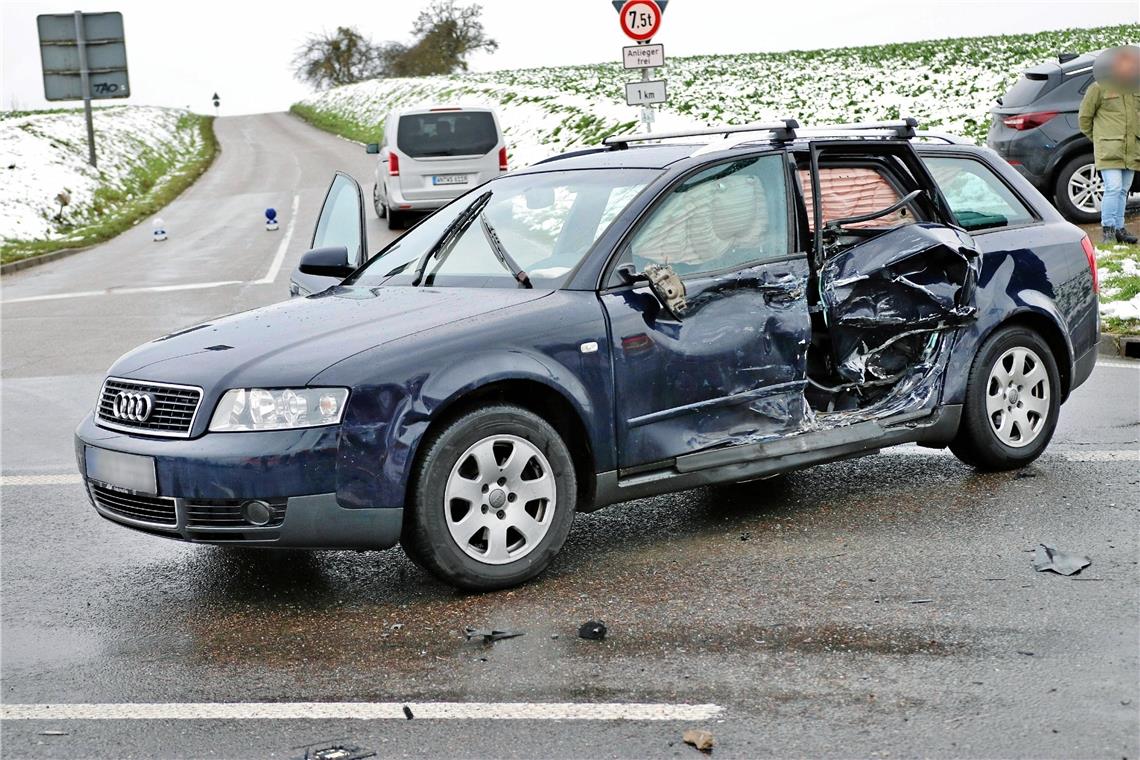 Ein Fiat-Ducato ist in Aspach mit einem Audi A4 zusammengestoßen. Foto: 7aktuell/Kevin Lermer 