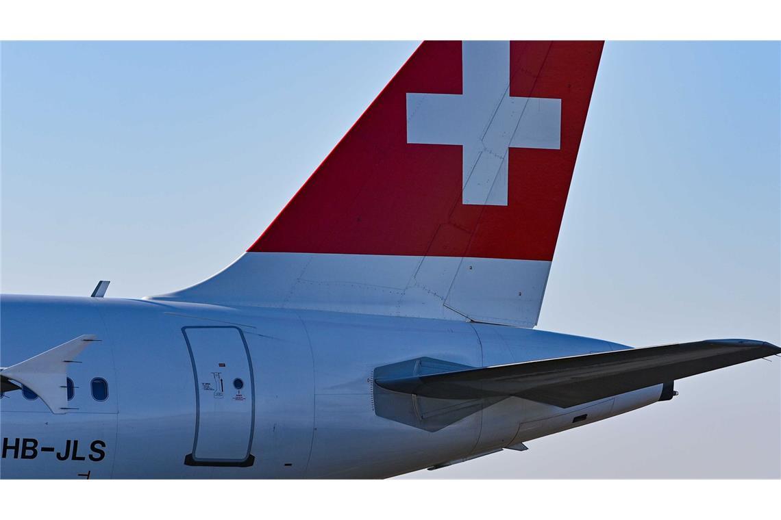 Swiss-Flugbegleiter gestorben Ein Flugbegleiter von Swiss ist nach einer notfallmäßigen Landung gestorben (Archivbild).