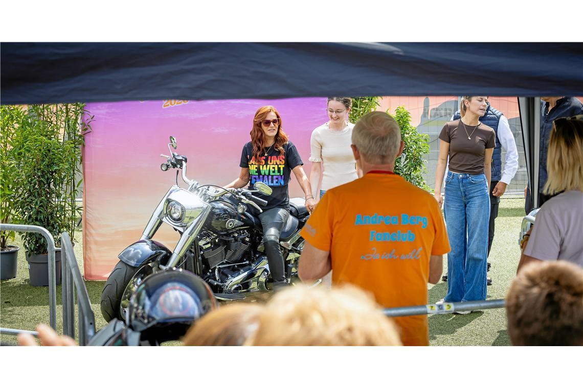 Ein Foto mit Andrea Berg: Das ist die Gelegenheit.