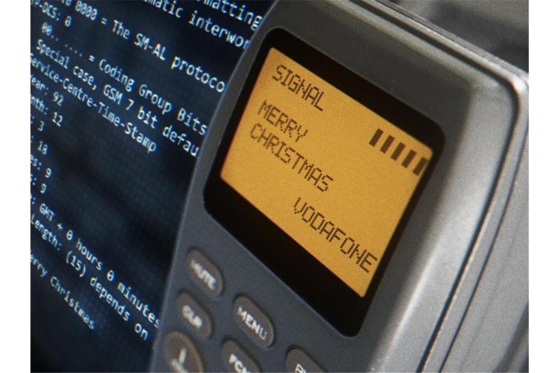 Ein französisches Auktionshaus versteigert die erste SMS der Welt heute als NFT. Foto: Vodafone/dpa