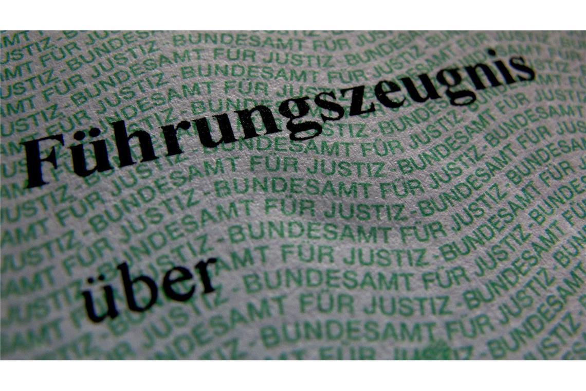 Ein Führungszeugnis zur Vorlage beim Arbeitgeber oder für eine ehrenamtliche Tätigkeit soll künftig auch digital verfügbar sein (Symbolfoto).