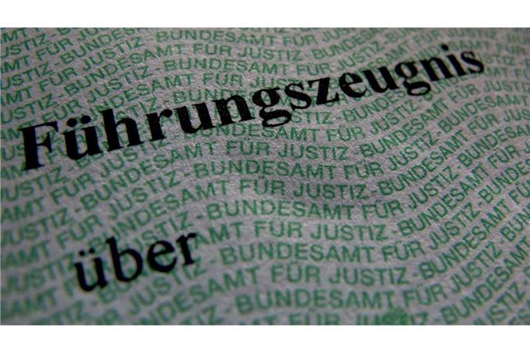 Ein Führungszeugnis zur Vorlage beim Arbeitgeber oder für eine ehrenamtliche Tätigkeit soll künftig auch digital verfügbar sein (Symbolfoto).