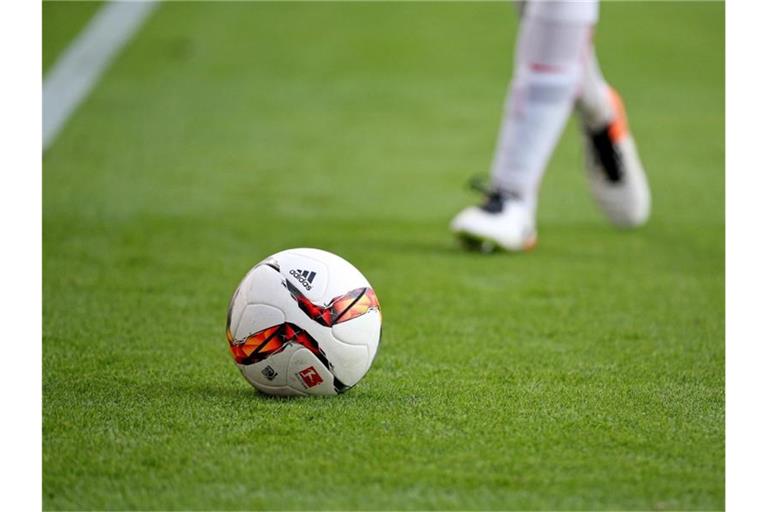 Ein Fußball-Spiel. Foto: Jan Woitas/Archivbild
