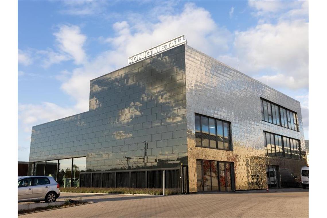 Streit über verstopfte Klos soll vors Bundesarbeitsgericht Ein Gebäude der Firma König Metall steht auf dem Firmengelände in Gaggenau. Foto: Philipp von Ditfurth/dpa/Archivbild