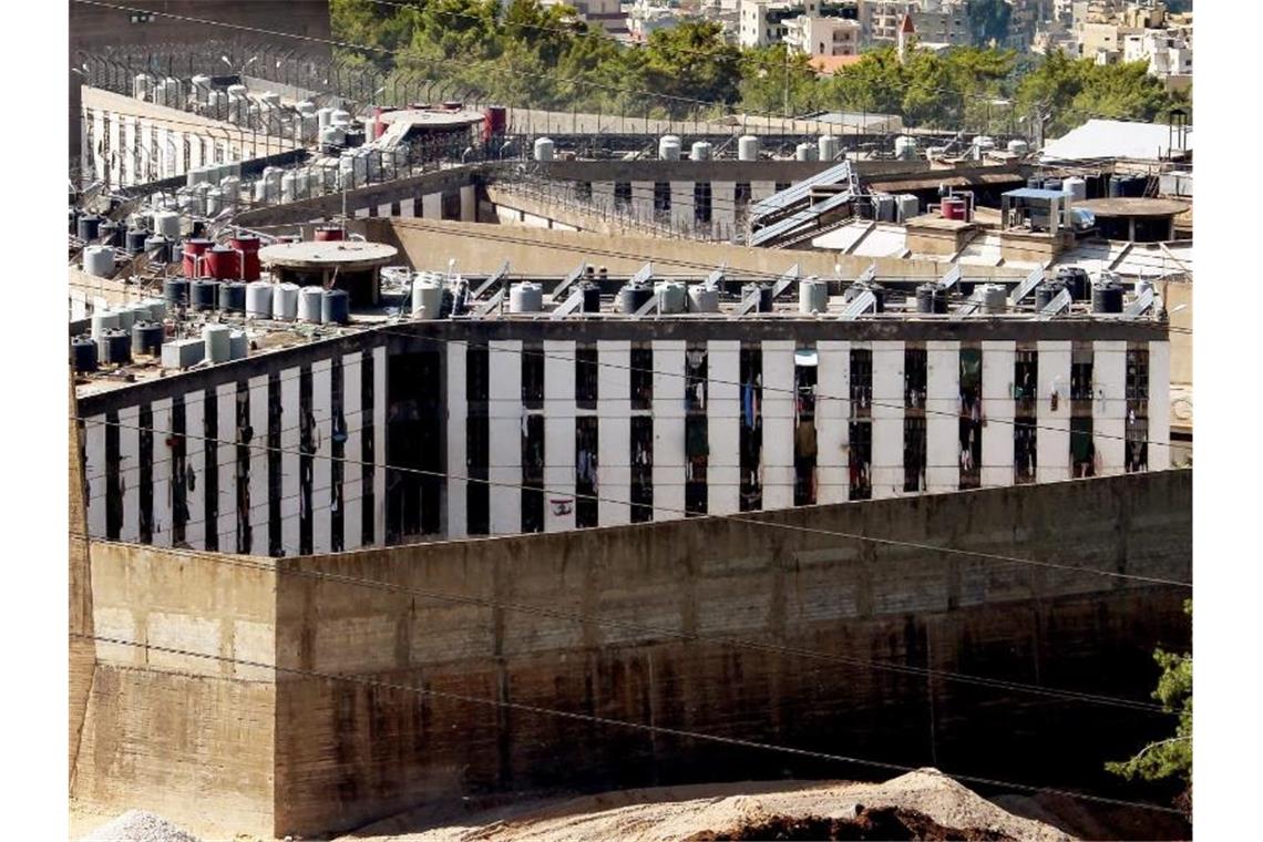 Rund 70 Gefangene in Beirut aus Haft geflohen Ein Gefängnis in Libanon im Osten Beiruts. Die Gefängnisse in dem Land sind stark überfüllt. Foto: Nabil Mounzer/EPA/dpa/Symbolbild