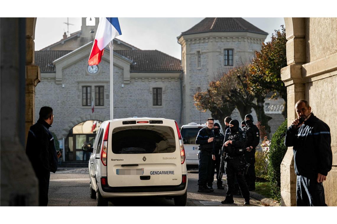 Ein Gefängnisausbrecher in Frankreich ist später beim Kaffeetrinken in einem Bistro gefasst worden. (Symbolfoto)