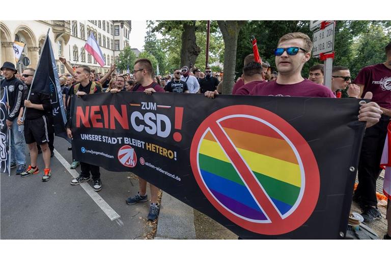 Ein Gegenprotest aus dem rechten Spektrum folgte dem CSD.