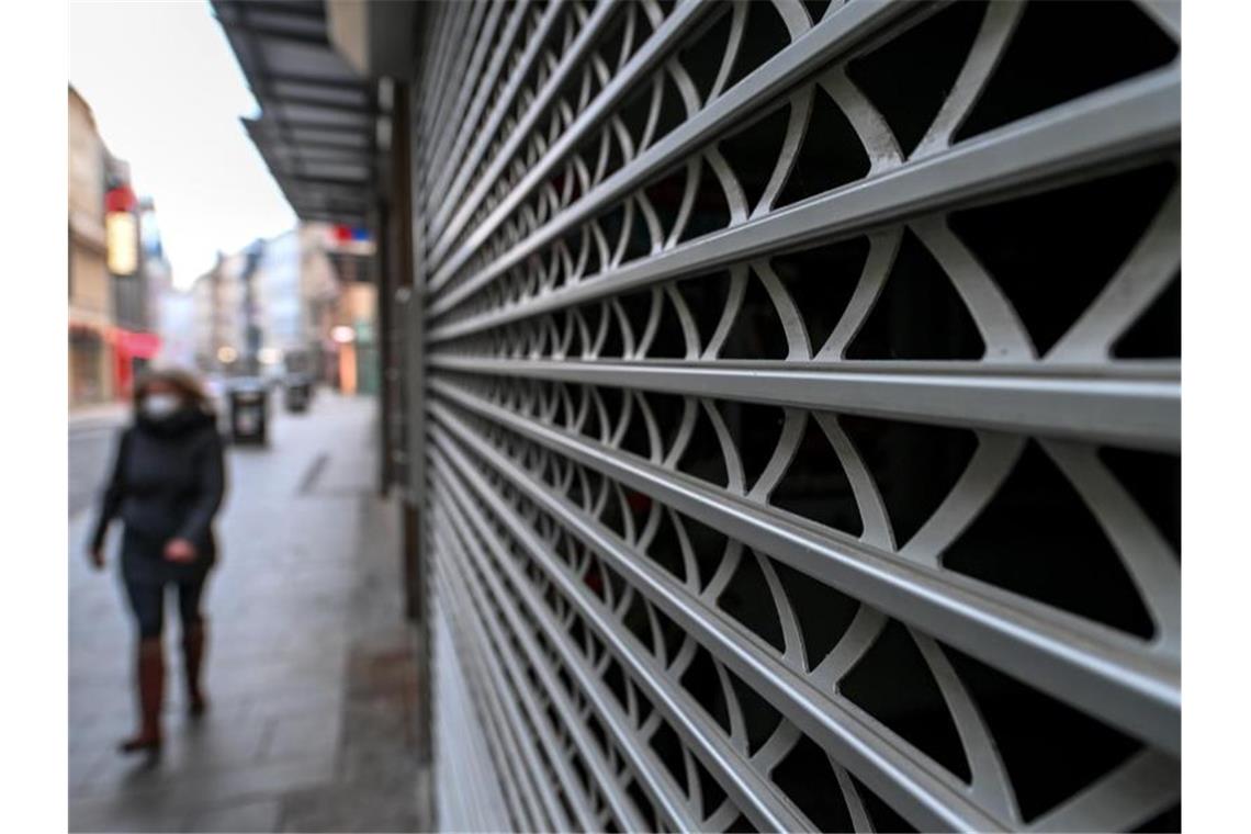 Ein geschlossenes Geschäft in Halle/Saale. Foto: Hendrik Schmidt/dpa-Zentralbild/dpa