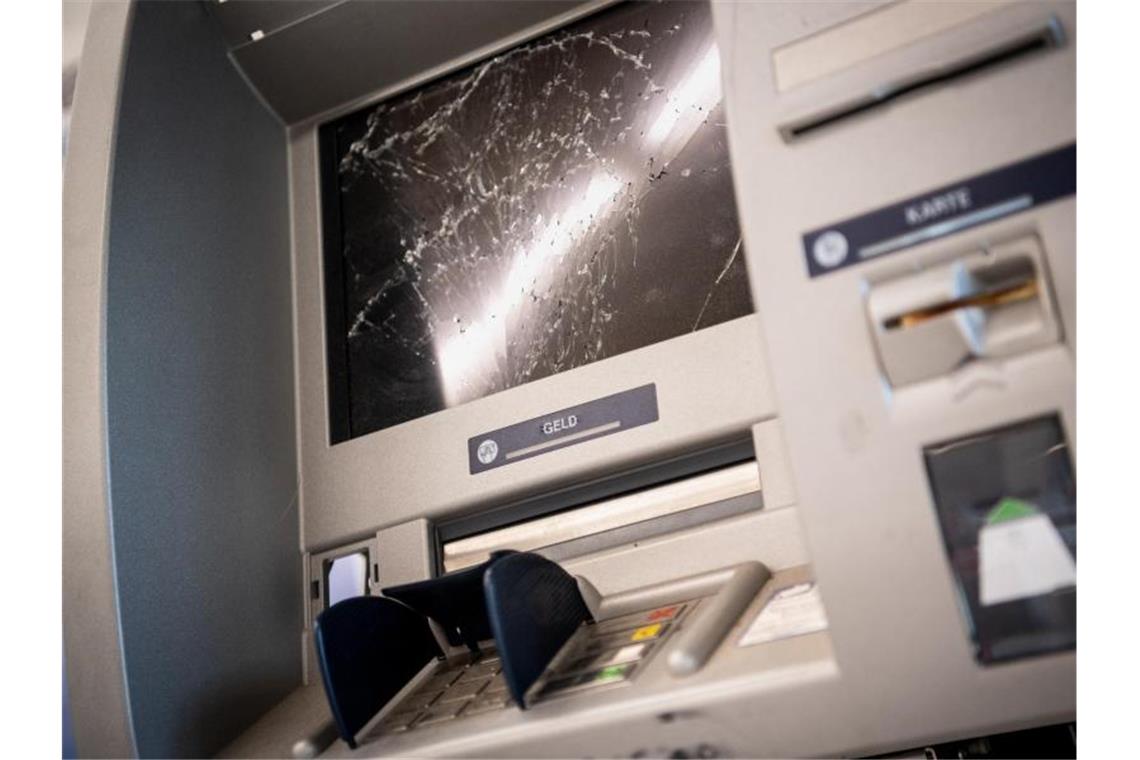 Geldautomat im Ortenaukreis gesprengt Ein gesprengter Geldautomat. Foto: Matthias Balk/dpa/Symbolbild