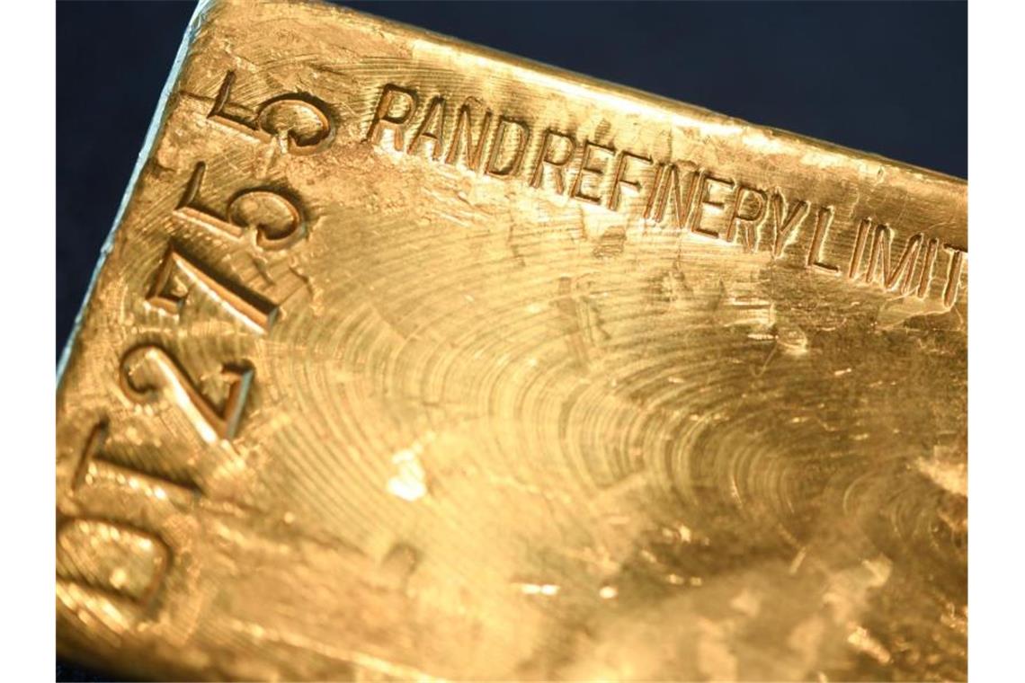 Goldpreis fällt zeitweise unter 1700 US-Dollar