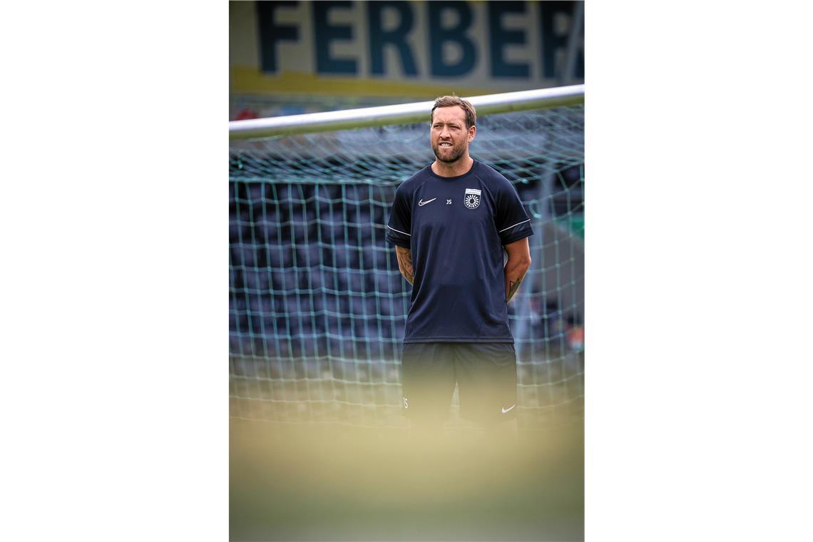 Julian Schiebers Ziel ist klar, der Weg dorthin noch nicht Ein halbes Jahr schaut Julian Schieber noch, dass es bei Großaspachs A-Jugend läuft. Dann plant er eine Pause als Trainer ein und schaut, wie es andernorts funktioniert. Foto: Alexander Becher