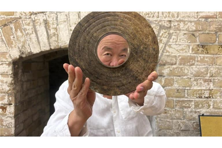 Ein Hausbesuch bei Künstler Ai Weiwei in Berlin.
