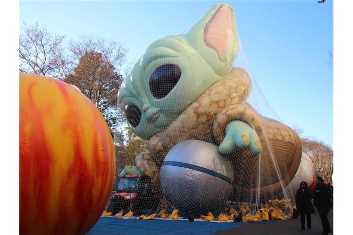 Aufblasen von Thanksgiving-Ballons in New York